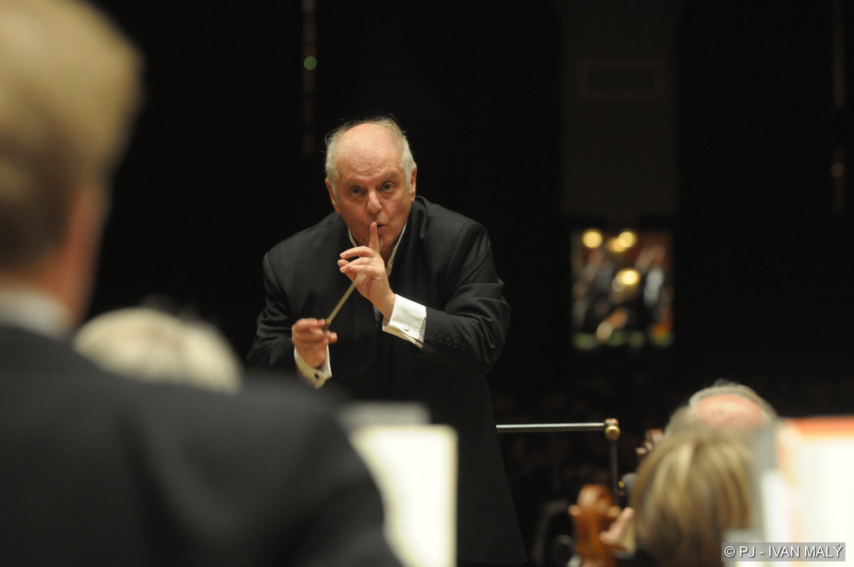 On Tour: Barenboim + Wiener Philharmoniker – Daniel Barenboim